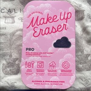 MakeUp Eraser PRO in Pink